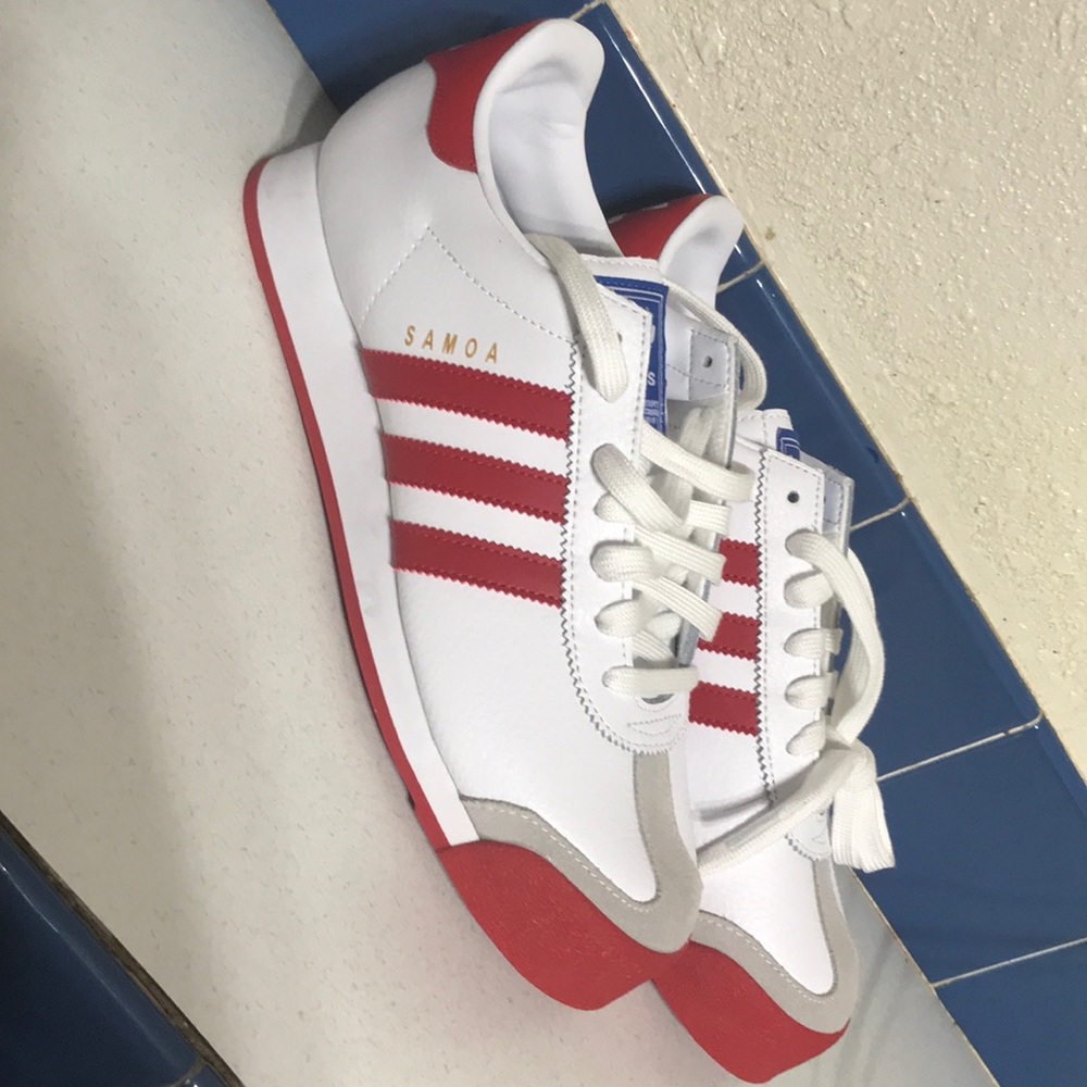 Samoa adidas size 9
